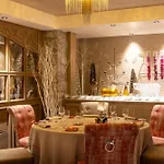 Le Lana Hotel