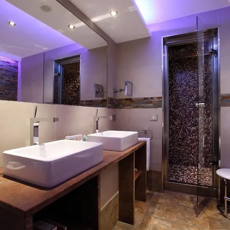 Le Lana Hotel 5*
