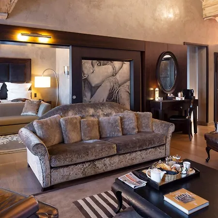 Le Lana Hotel